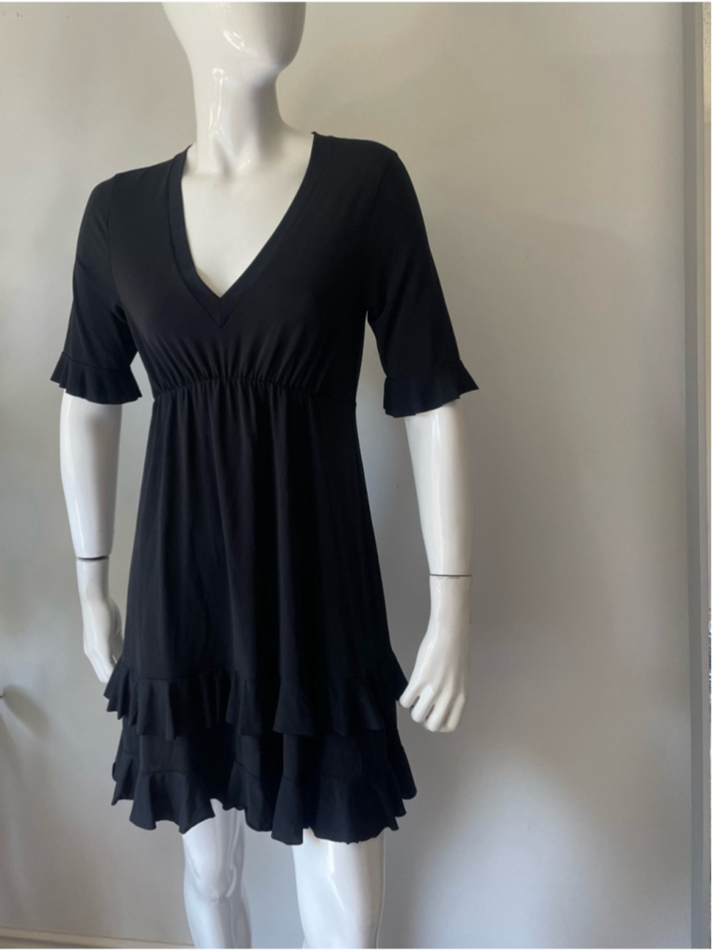 Shan Black Ruffle Hem Mini Dress V Neck Soft Stretch Flowy Small Medium - Picture 6 of 8